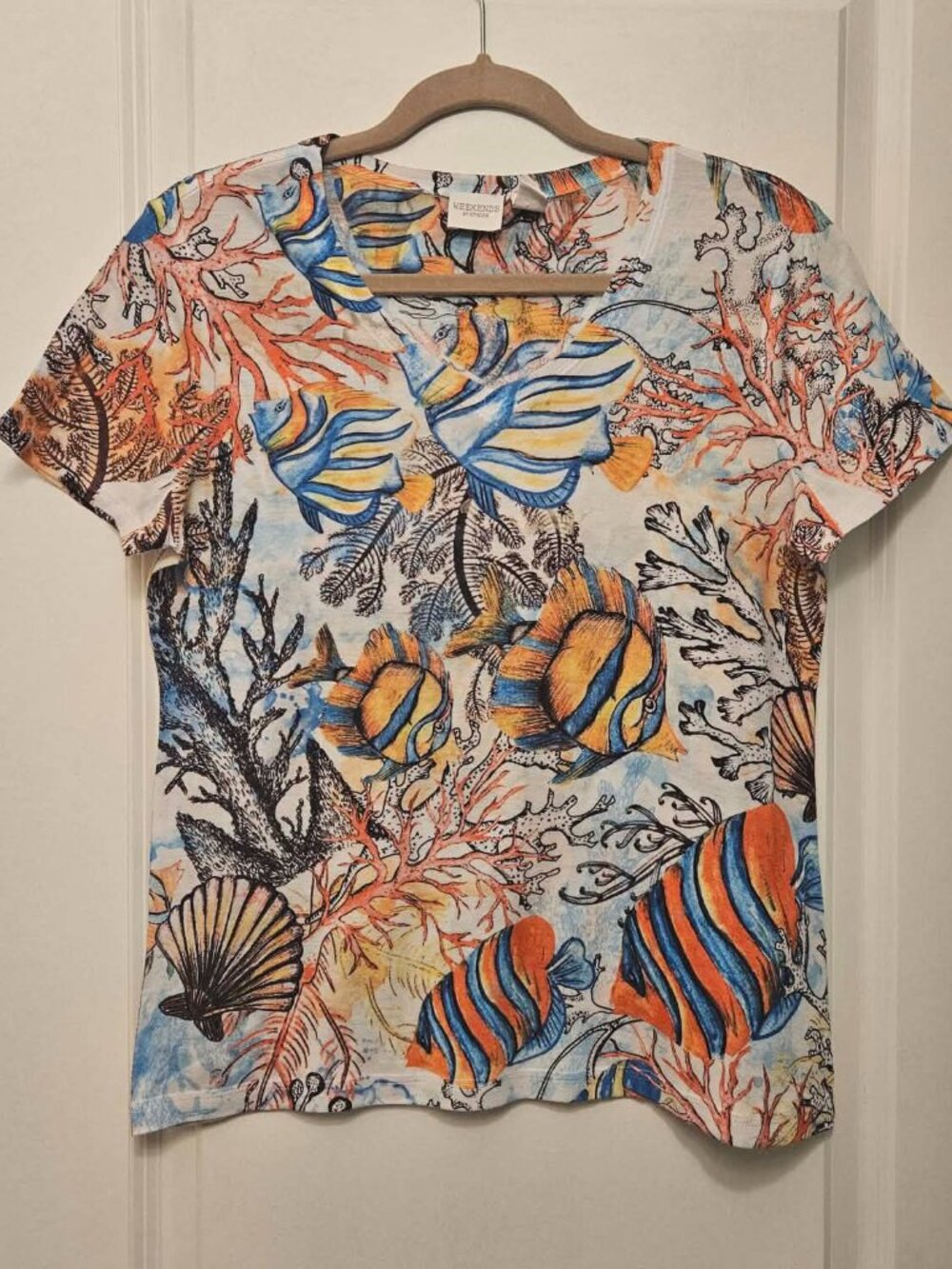 Weekends by Chico’s Size 1/US M (8-10) Tropical Fish Coral Print Tee